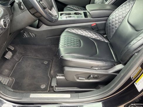 Used 2023 Ford Edge Titanium AWD/4WD image 11