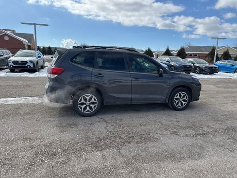 Used 2023 Subaru Forester Premium image 21