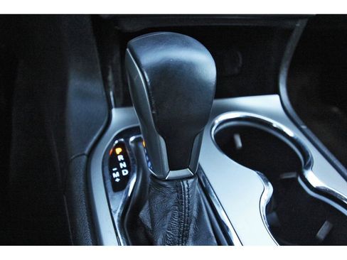 Used 2018 Jeep Grand Cherokee Laredo image 23