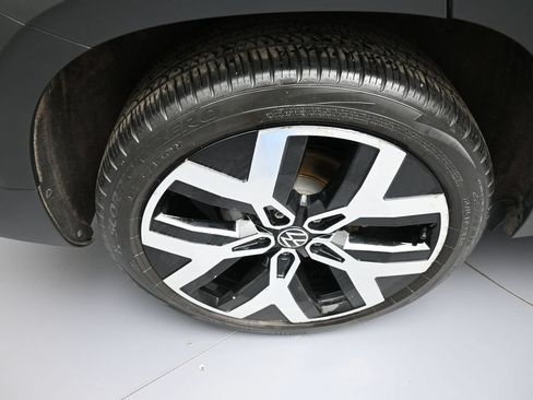 Used 2023 Volkswagen Taos SEL AWD/4WD image 12