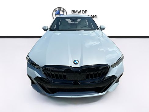 New 2027 BMW 530i RWD image 2