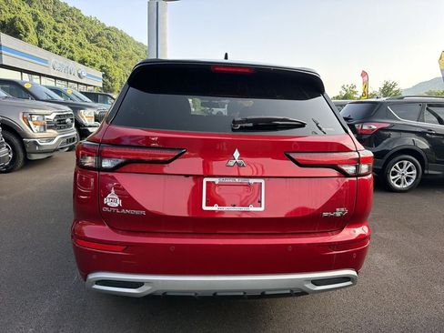 Used 2024 Mitsubishi Outlander 4WD Plug-In Hybrid image 5
