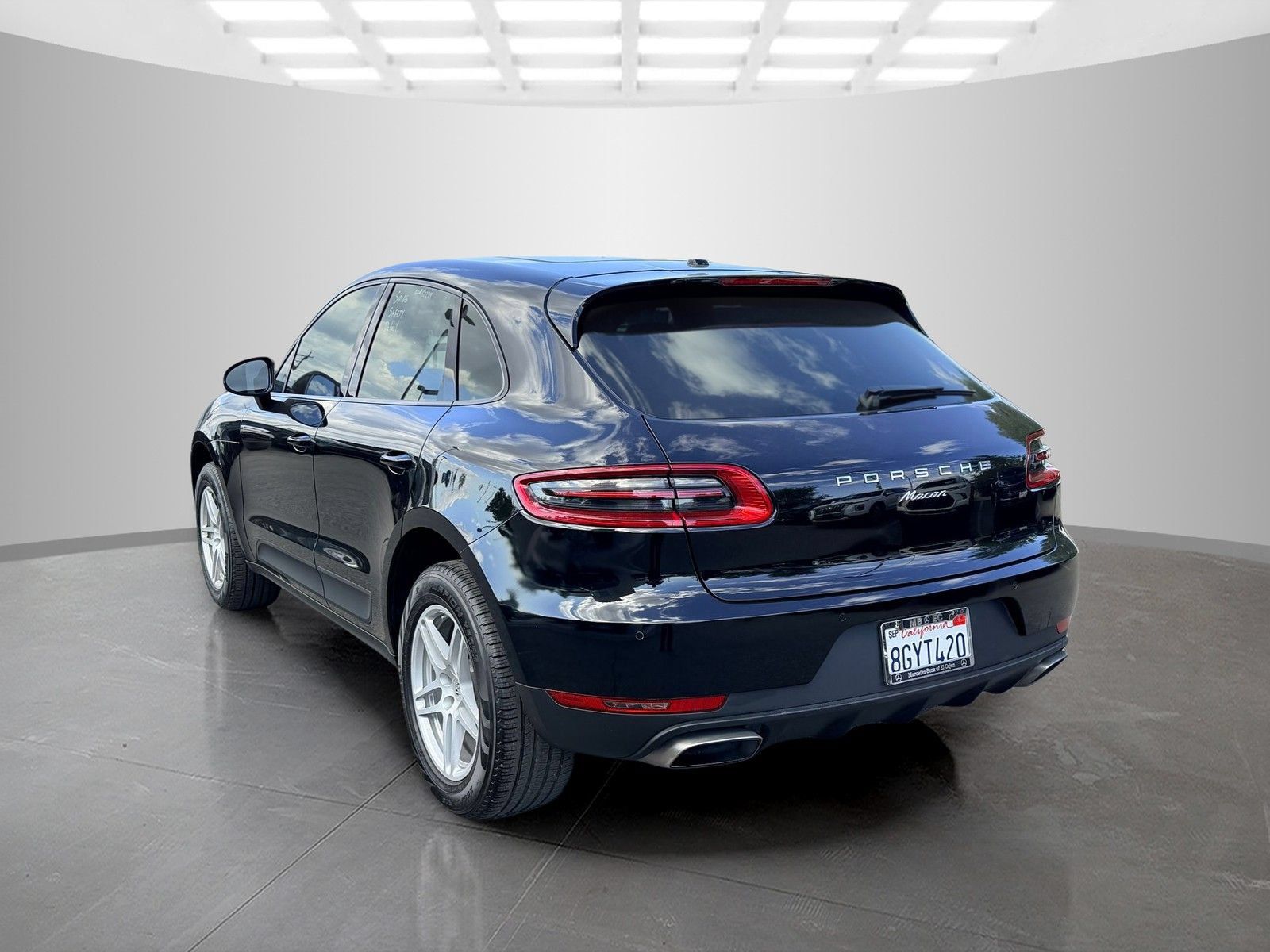 Used 2017 Porsche Macan AWD/4WD image 7