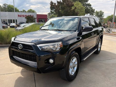 Used 2016 Toyota 4Runner SR5 RWD image 7
