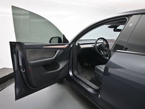 Used 2024 Tesla Model Y Long Range image 7