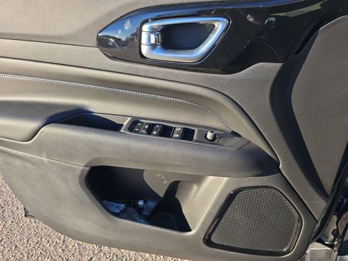 New 2026 Jeep Compass Latitude image 30