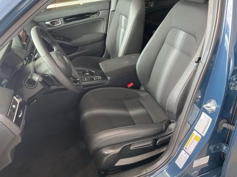 Certified 2025 Honda Civic Sport image 3