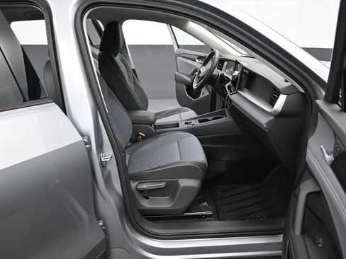 New 2026 Volkswagen Tiguan SE AWD/4WD image 14