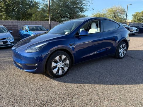 Used 2023 Tesla Model Y Long Range image 7