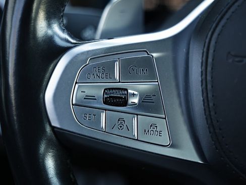 Used 2022 BMW 750i xDrive w/ Luxury Rear Seating Package image 37