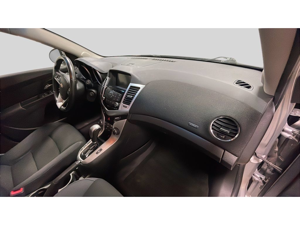 Used 2014 Chevrolet Cruze LT w/ Technology Package FWD image 17