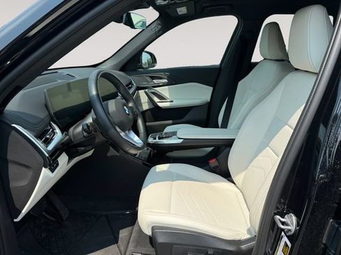 Certified 2026 BMW X1 xDrive28i w/ Technology Package AWD/4WD image 9