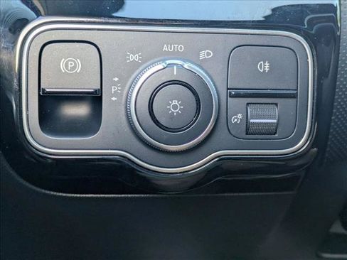 Used 2022 Mercedes-Benz A 220 image 11