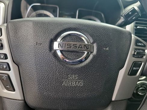 Used 2017 Nissan Titan SV AWD/4WD image 23
