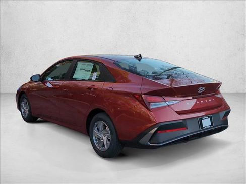 New 2026 Hyundai Elantra SE image 9