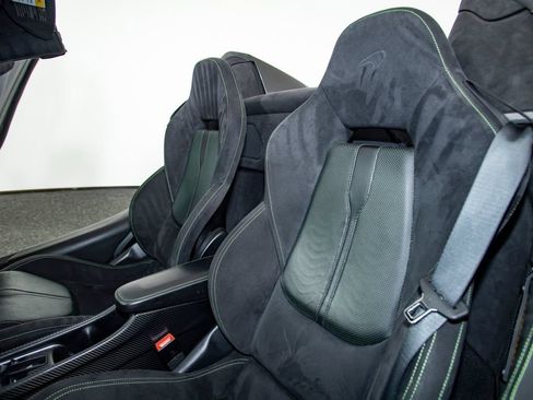 Used 2018 McLaren 570S Spider RWD image 3