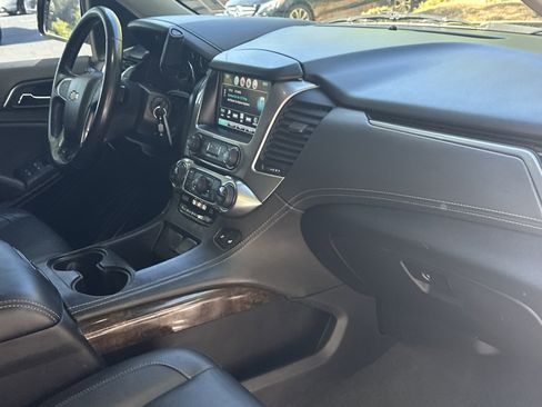 Used 2020 Chevrolet Suburban LT RWD image 16