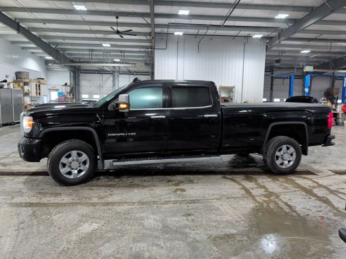 Used 2016 GMC Sierra 3500 Denali w/ Driver Alert Package image 5