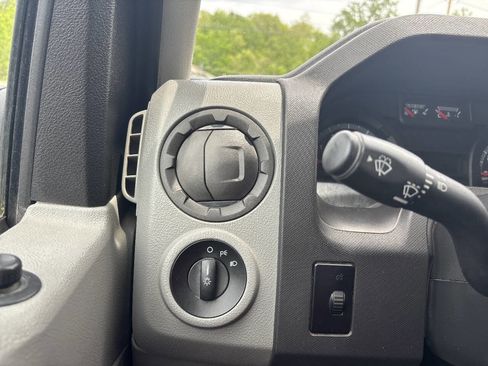 Used 2011 Ford E-250 and Econoline 250 w/ PWR Group RWD image 28