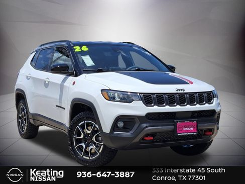 Used 2026 Jeep Compass Trailhawk AWD/4WD image 3