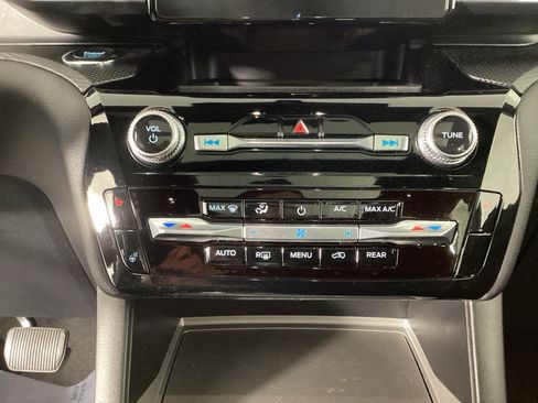 Used 2023 Ford Explorer ST-Line w/ Class IV Trailer Tow Package AWD/4WD image 28