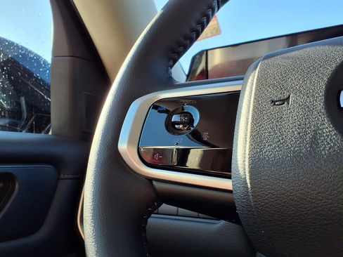 New 2026 Nissan Armada SV image 21