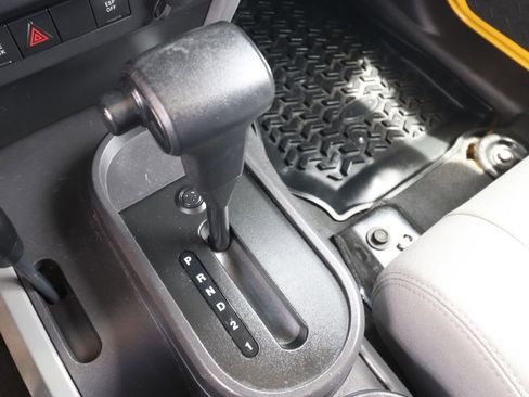 Used 2008 Jeep Wrangler Unlimited Rubicon w/ Dual Top Group AWD/4WD image 19