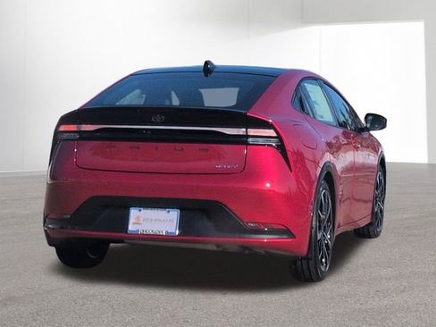 New 2026 Toyota Prius Plug-In Hybrid image 5