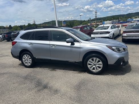 Used 2019 Subaru Outback 2.5i Premium AWD/4WD image 2
