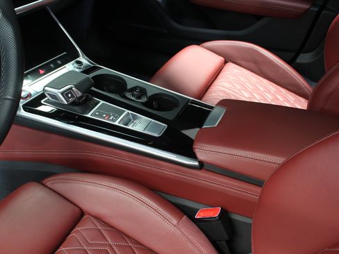 Used 2025 Audi S6 Premium Plus AWD/4WD image 32