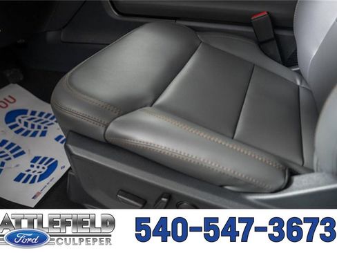 New 2025 Ford Expedition Active image 46