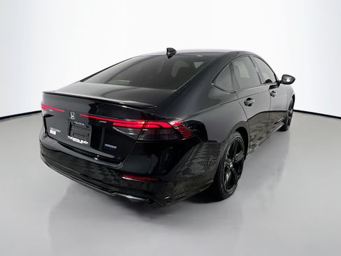 Used 2025 Honda Accord Sport image 4