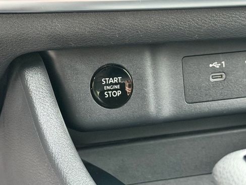 Used 2024 Nissan Rogue SV image 27