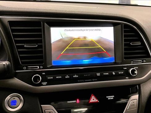 Used 2017 Hyundai Elantra Limited w/ Limited Tech Package 04 image 20