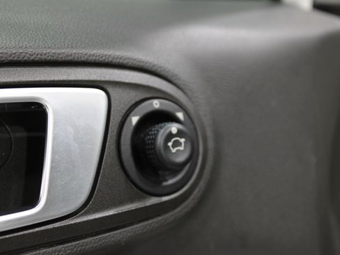 Used 2014 Ford Fiesta SE w/ Comfort Package image 8