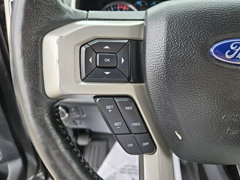 Used 2019 Ford F250 Lariat w/ Lariat Ultimate Package AWD/4WD image 27