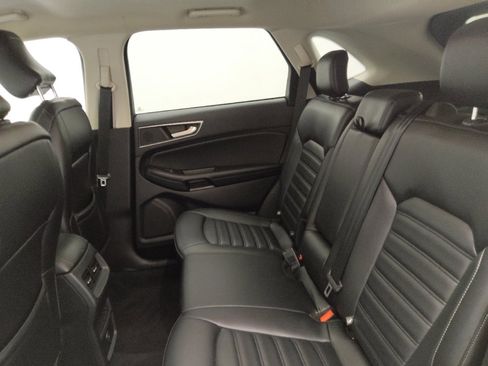 Used 2023 Ford Edge SEL image 18