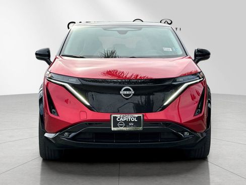 Used 2024 Nissan Ariya AWD image 9