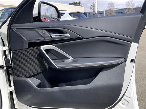 Used 2026 BMW X2 xDrive28i image 21