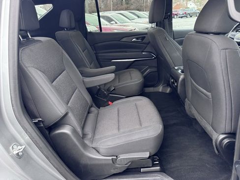 Used 2024 Chevrolet Traverse LT image 28