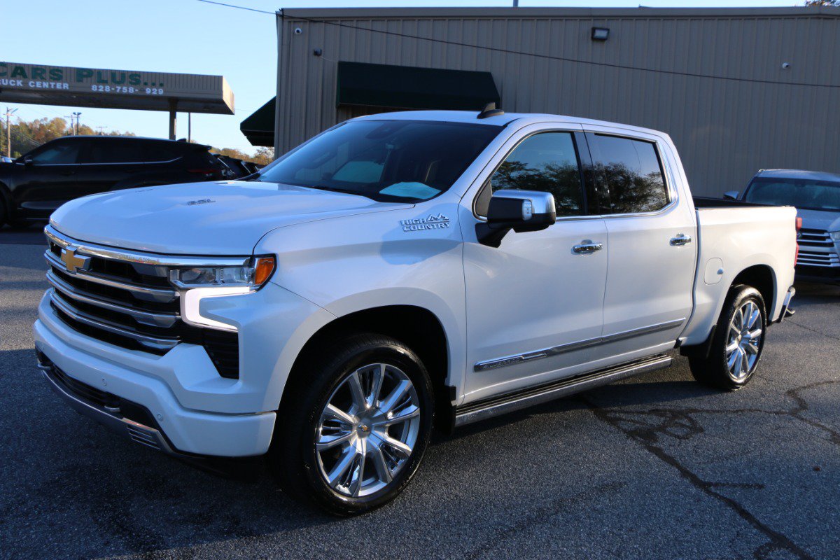 Used 2023 Chevrolet Silverado 1500 High Country w/ High Country Premium Package AWD/4WD image 1