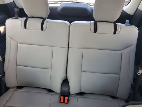Used 2026 Ford Explorer Active w/ Active Comfort Package RWD image 23
