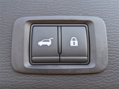 New 2025 Mitsubishi Outlander SE image 14