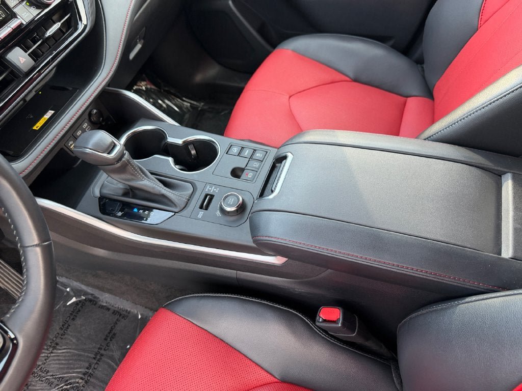 Used 2023 Toyota Highlander XSE AWD/4WD image 18