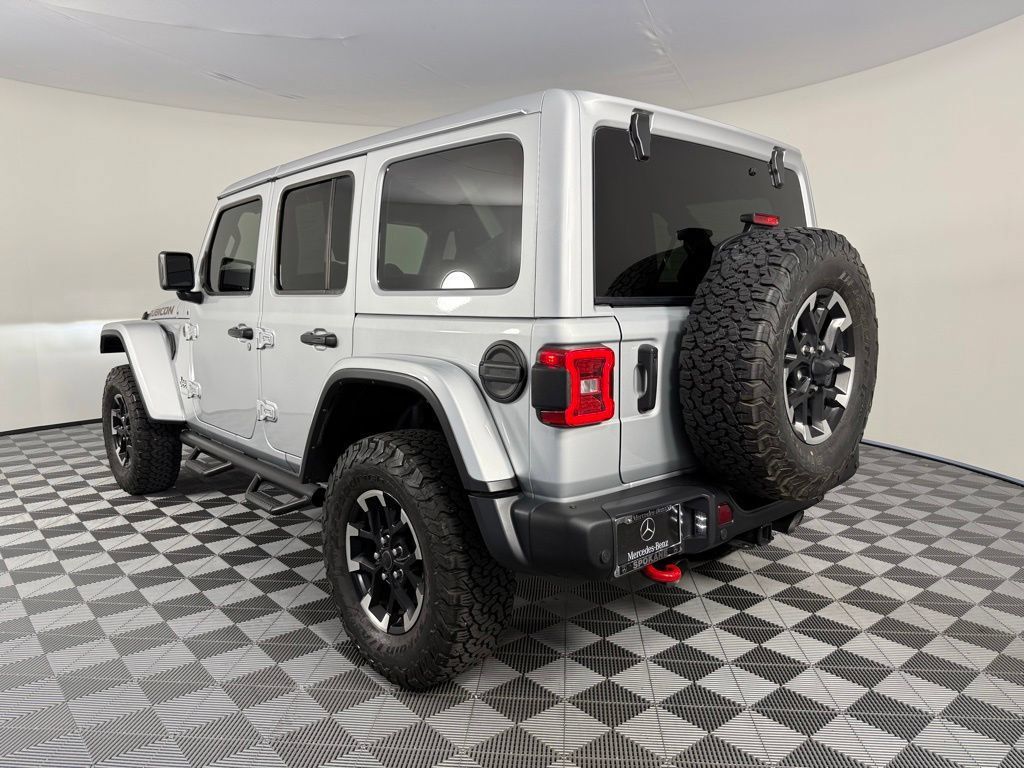 Used 2024 Jeep Wrangler Unlimited Rubicon AWD/4WD image 5