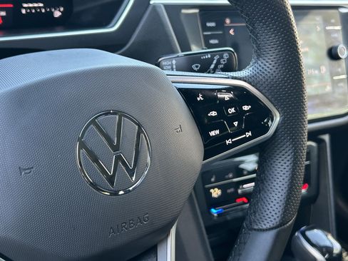 Certified 2024 Volkswagen Tiguan SE R-Line FWD image 28