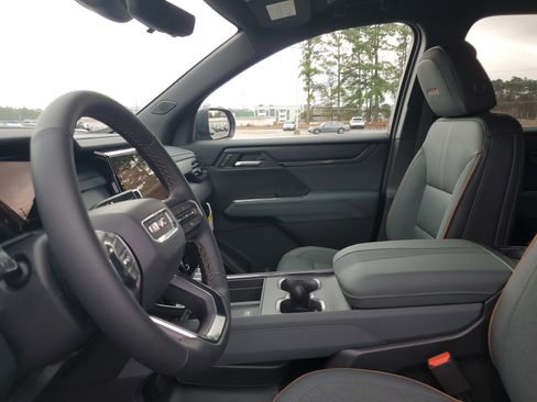 New 2026 GMC Acadia AT4 image 16