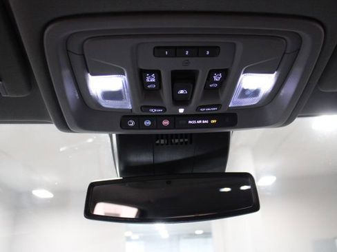 Used 2024 Chevrolet Silverado 2500 LTZ w/ LTZ Convenience Package image 43