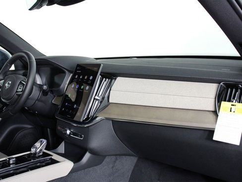 New 2026 Volvo XC90 B6 Plus w/ Protection Package image 9