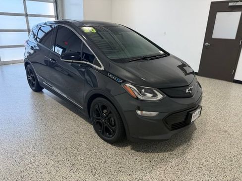 Used 2020 Chevrolet Bolt LT FWD image 2